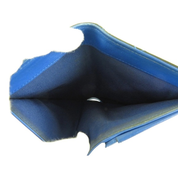 CHANEL Quilted Wallet in Shiny Blue and Silver - Picture 10 of 13